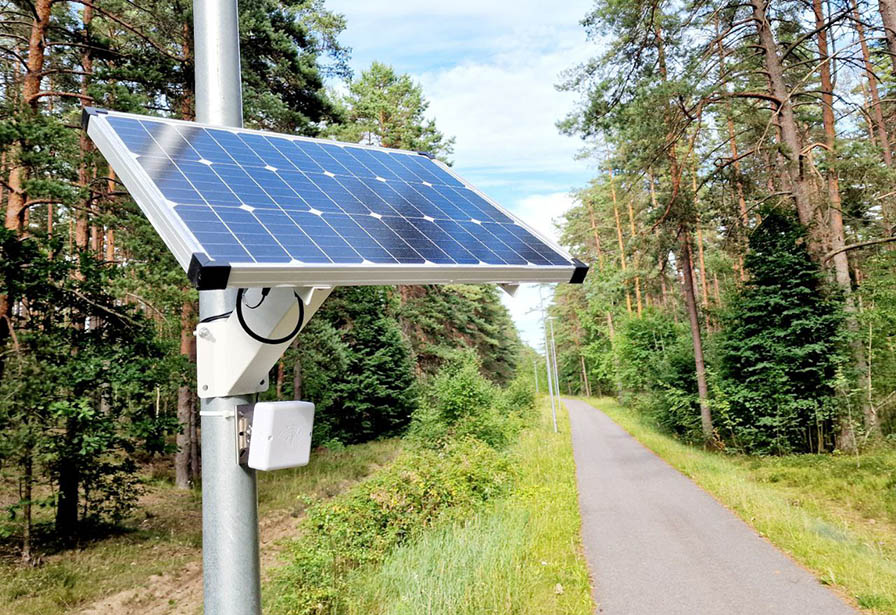 Automatisiertes Personen- und Fahrradzählsystem für abgelegene Außenanlagen mit solarbetriebenen Sensoren und 4G-Datenbereitstellung online